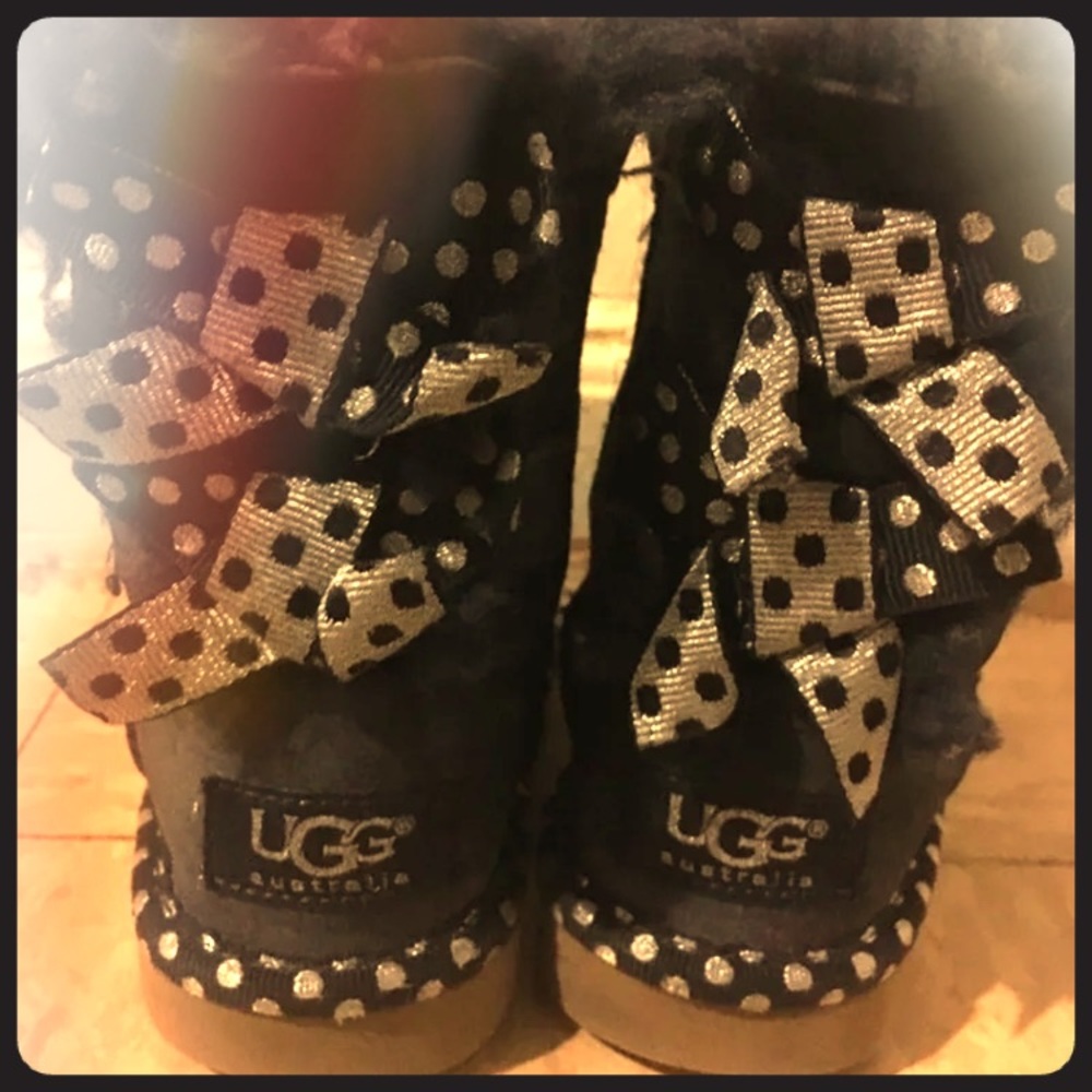 TODDLER UGG BOOTS SIZE 6